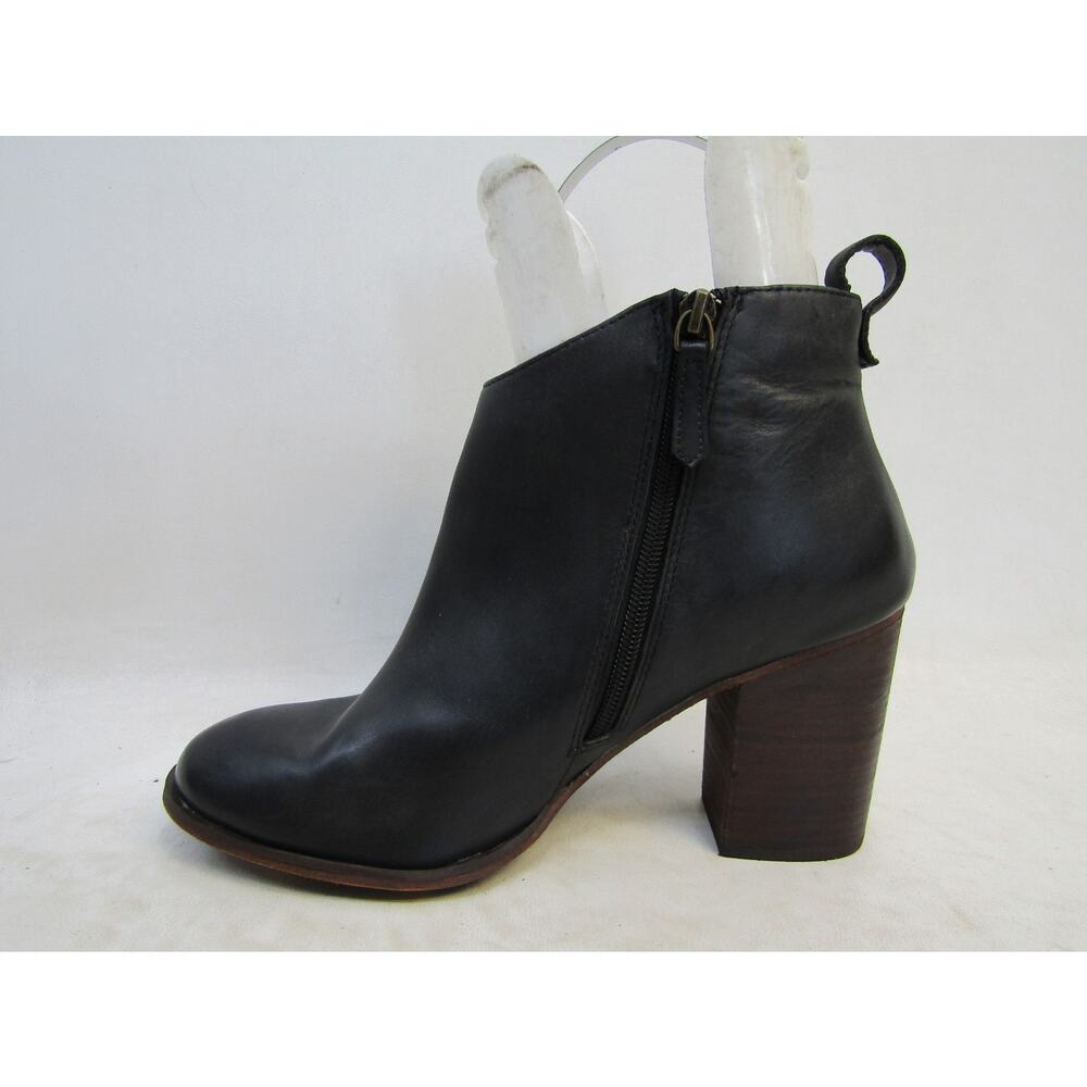 BP Womens Size 10 M Black Leather Zip Ankle Fashion Boots Bootie - Picture 2 of 11